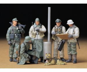 Tamiya 35212 WWII Figurenset Duitse soldaten briefing
