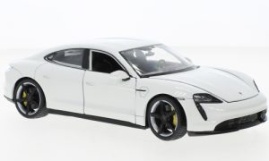 Porsche Taycan Turbo S wit