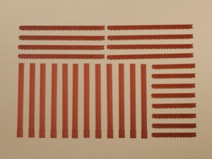 80402-1_1920x1920 Säulen und Ziegelfriese rot