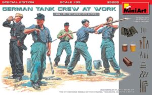 1/35 GERMAN TANK CREW AT WORK. S.E.