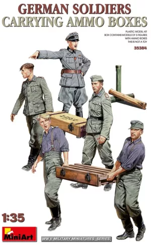 1/35 GERMAN SOLDIERS CARRING AMMO BOXES WWII