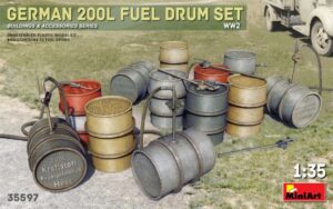 1/35 GERMAN 200L FUEL DRUM SET WWII