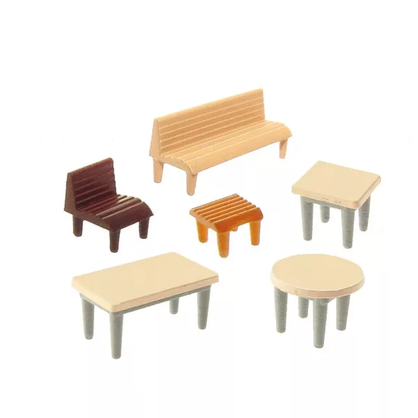 1/160 7 TAFELS 24 STOELEN 12 BANKEN