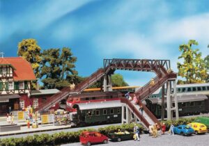 fa120179 1/87 VOETGANGERSBRUG