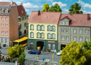 1/87 STADHUIS MET MODELBOUWWINKEL