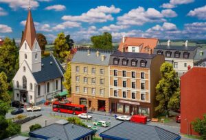 1/160 STADSHUIZEN MET APOTHEEK EN DELICATESSENZAAK