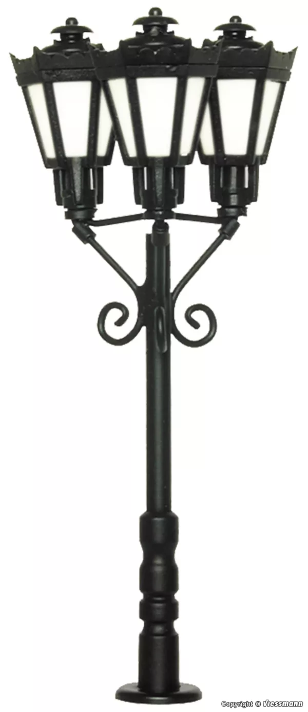 H0 Parklaterne dreiflammig, schwarz, LED warmweiss