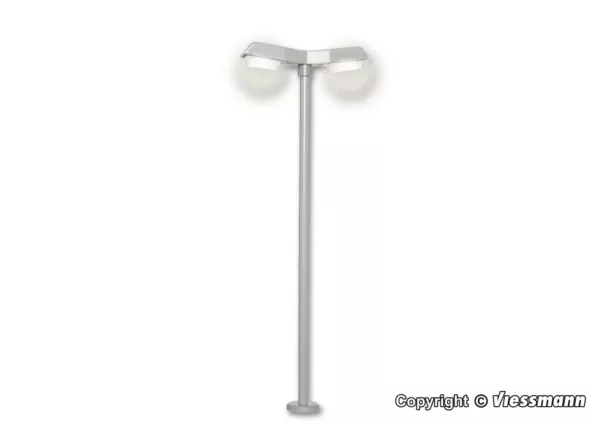 H0 Straßenleuchte modern, doppelt, 2 LEDs weiß