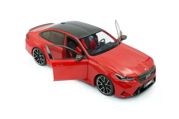 BMW M5 (G90) sedan 2025 Rood