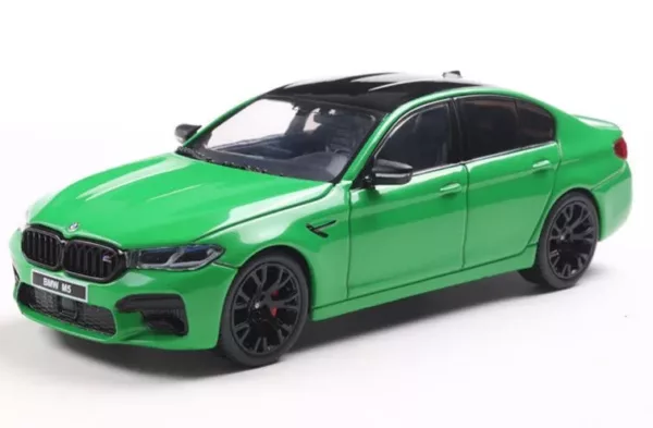 BMW M5 competition (G90) 2022 Groen