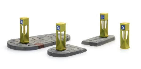 Verkeerszuilen (4x) en eilandjes (2x)