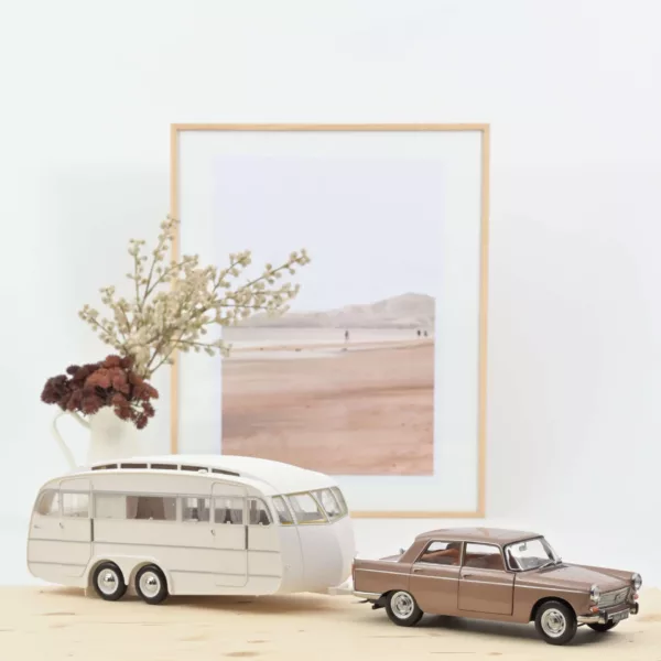 Peugeot 404 1965 Brown metallic with Caravan Hénon