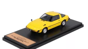 JPL74_logo_9 Mazda RX-7 Savanna 1978 Geel